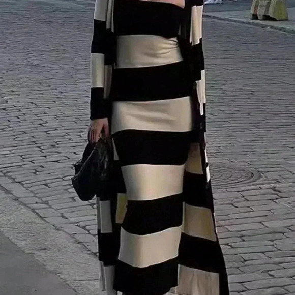 Black And White Elegant Women's Knit Mix British Style Black & White Striped Lon - Picture 2 of 3